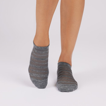 Savvy Breeze - Grip Socks in Midnight Heather Savvy Breeze - Grip Socks in Midnight Heather
