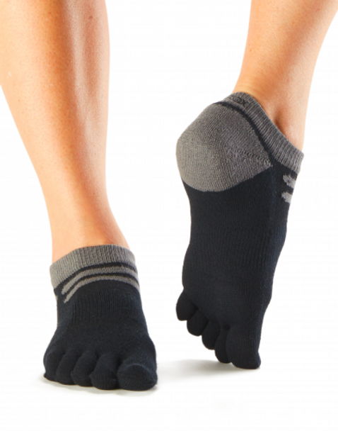 ToeSox Womens Mediumweight No Show - Sports Socks In Black