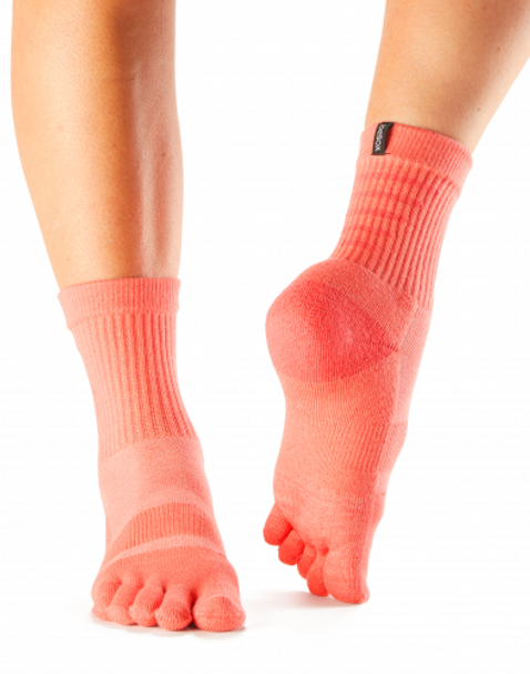 ToeSox Womens Mediumweight Crew - Sports Socks In Coral