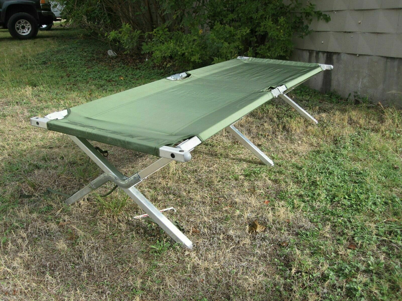 Mini Coyote US Military Issue Compact Lightweight Foldable Aluminum Sleeping