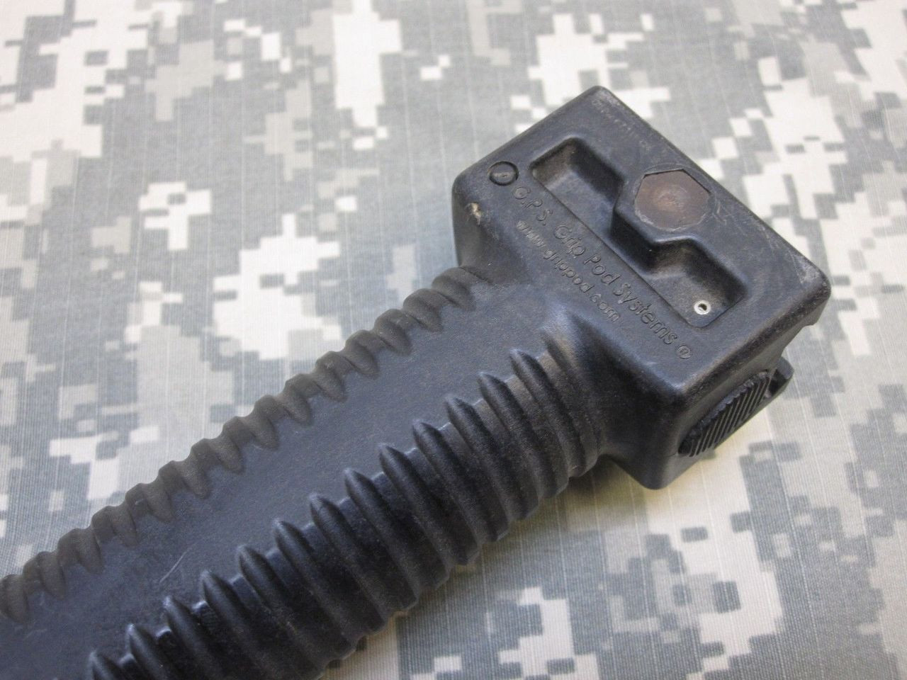 GENUINE GPS 02 GRIP POD SYSTEM FRONT VERTICAL FOREGRIP BI-POD RAIL