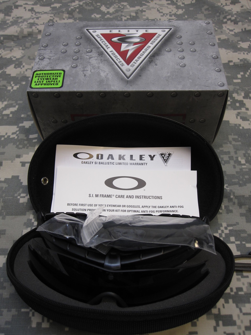 NEW OAKLEY MILITARY SI M-FRAME 2.0 SUNGLASSES KIT CLEAR & DARK LENS OAKLEY's