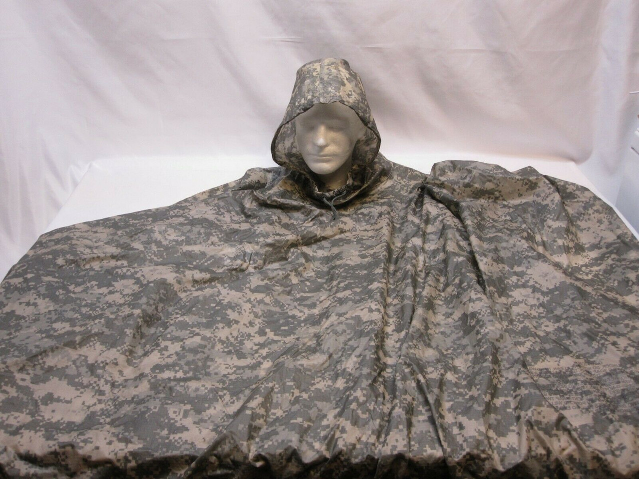 GENUINE ISSUE US ARMY PONCHO, ACU DIGITAL, NSN: 8405-01-547-2555