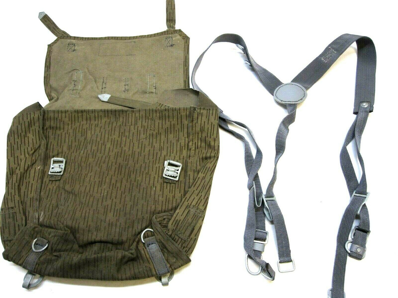 ARMY SURPLUS EAST GERMAN MILITARY BACKPACK RAIN CAMO BAG RUCKSACK COMBAT PACK