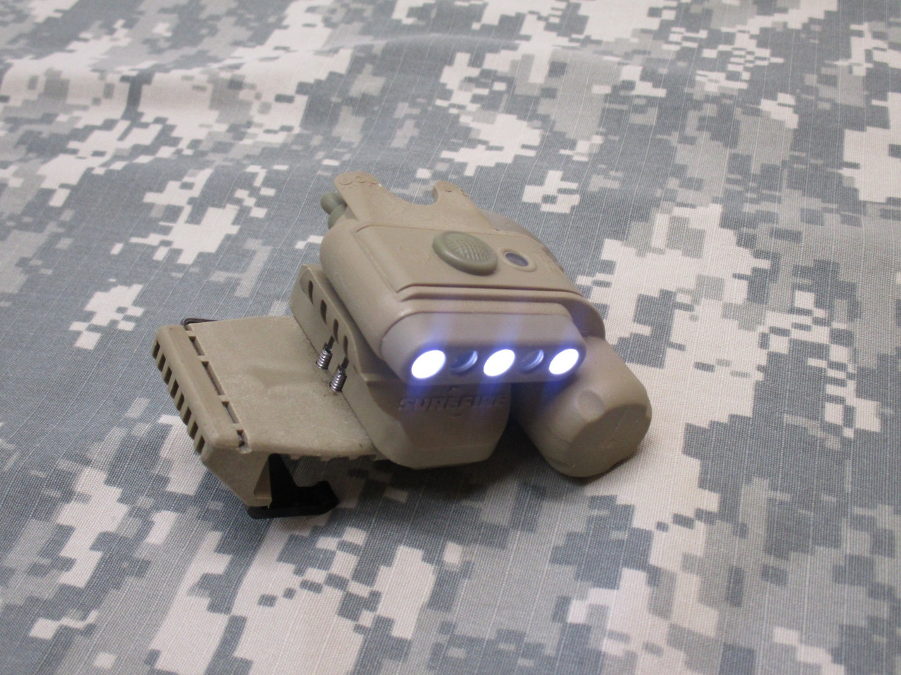 NEW TAN SUREFIRE HELMET LIGHT WHITE/BLUE - IR STROBE ACH/MICH