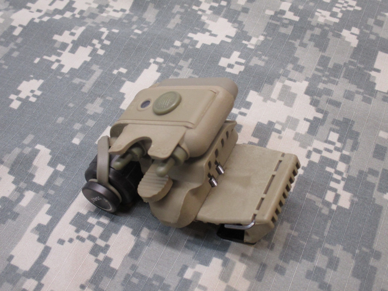 NEW TAN SUREFIRE HELMET LIGHT WHITE/BLUE - IR STROBE ACH/MICH