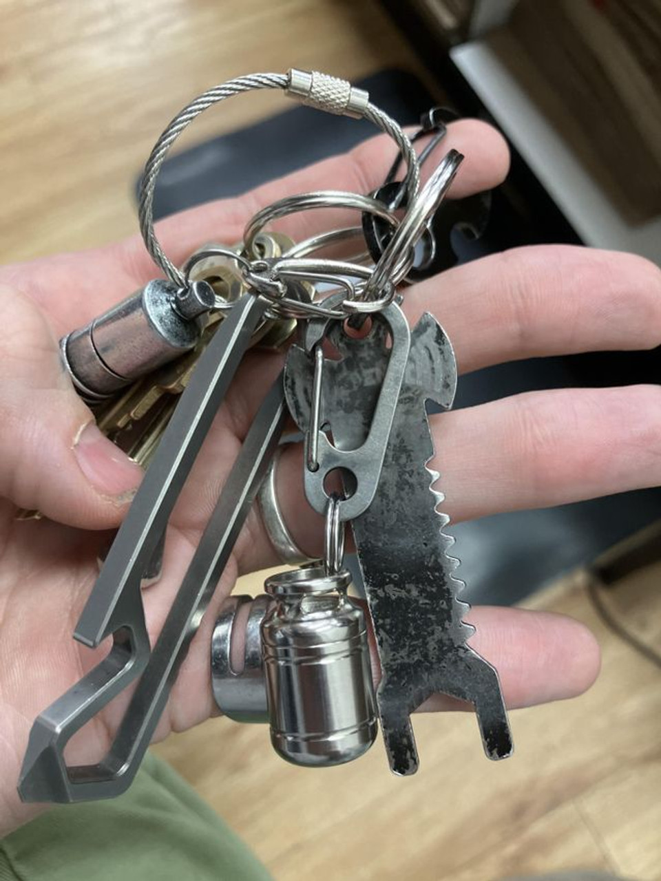 Titanium Gate Clip