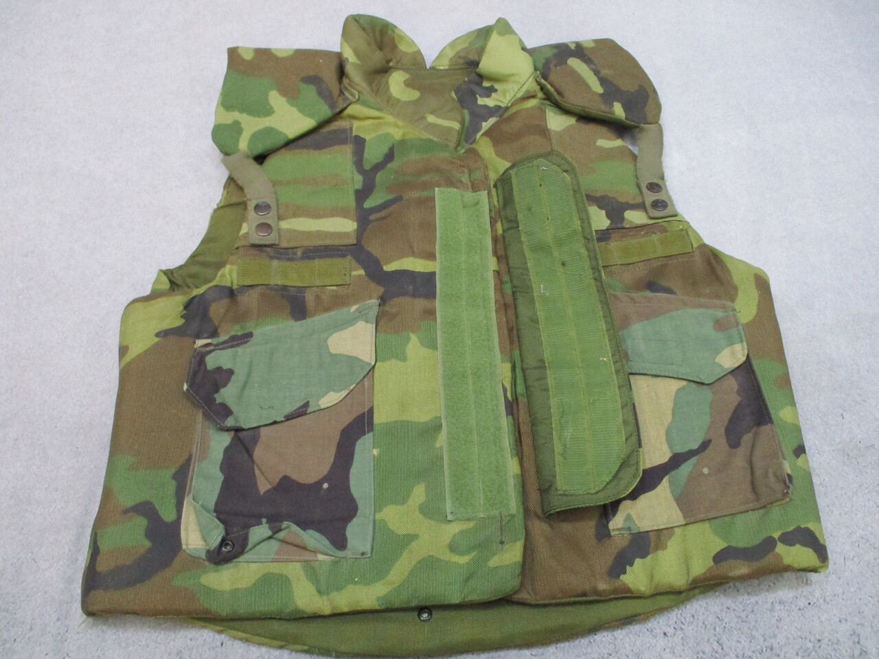 米軍 実物 PASGT BODY ARMOR サイズMEDIUM 送料無料 MILITARY