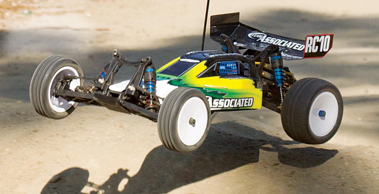 アソシエイテッド　RC10B4 RC10B4.1 Ready-To-Run Brushless - Associated Electrics