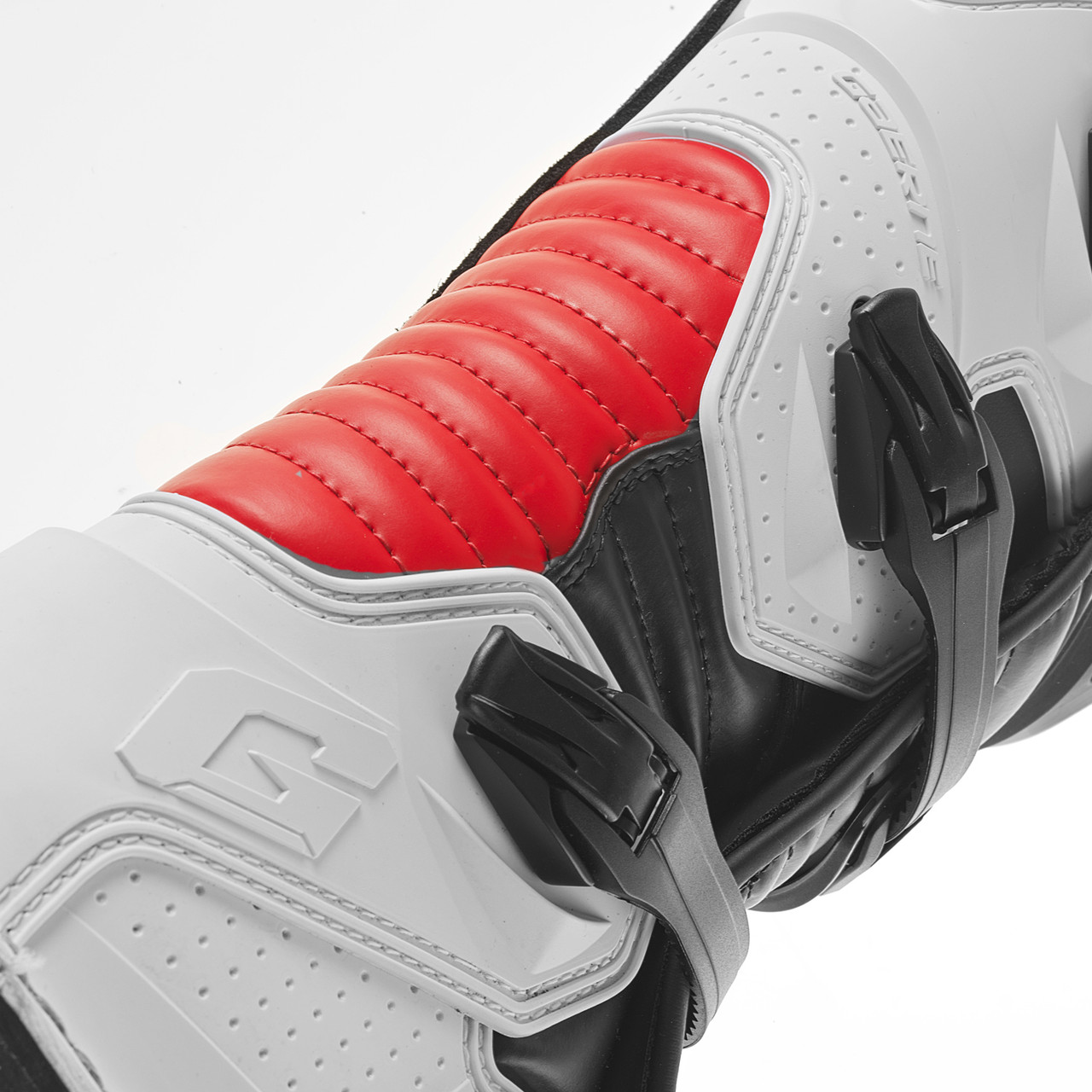 SGJ BLACK/WHITE/RED - GAERNE