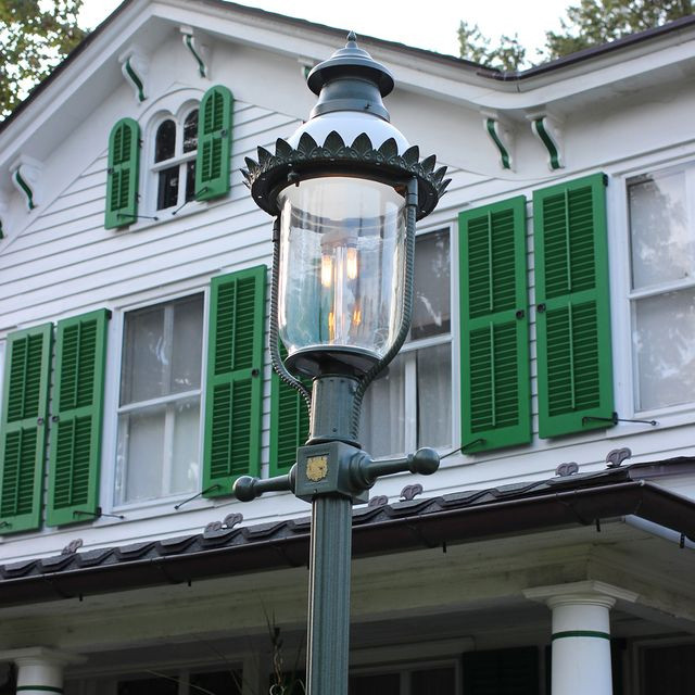 Victorian Street Lamp Post
