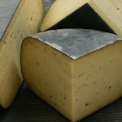 GOUDA WITH TRUFFLES. HOLLAND. 7.5 OZ