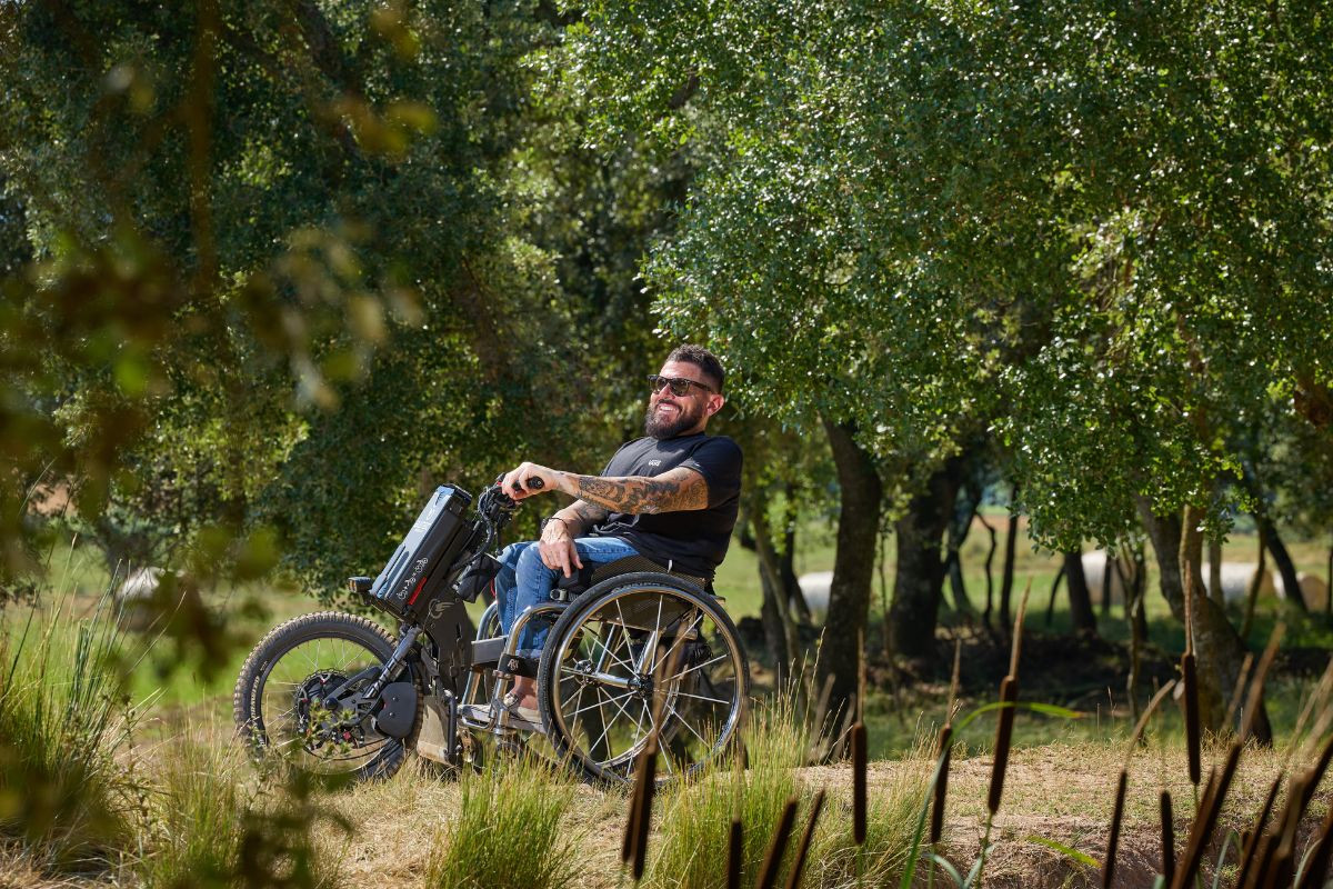 Batec Scrambler II Plus Man Riding
