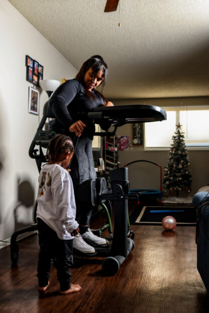 pedestalベロアジャケットs flexwitme Evolv XT Standing Wheelchair by EasyStand | Living Spinal
