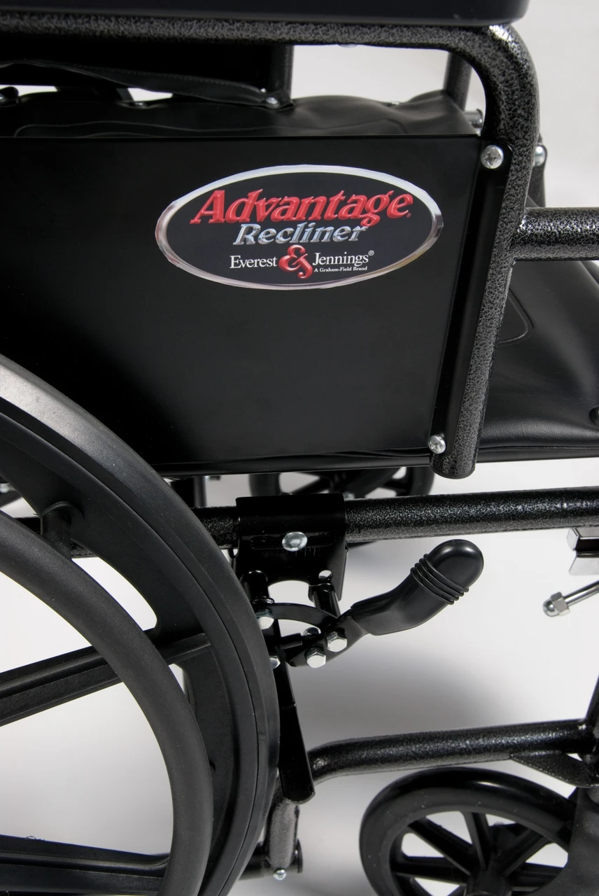 Everest & Jennings Advantage Recliner Wheelchair Reclining Right Break