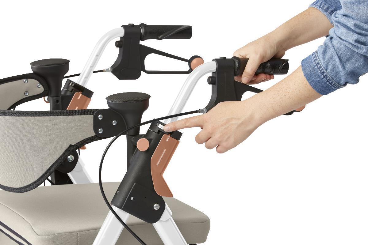 living-spinal-empower-rollator-height-adjustable-handles.jpg