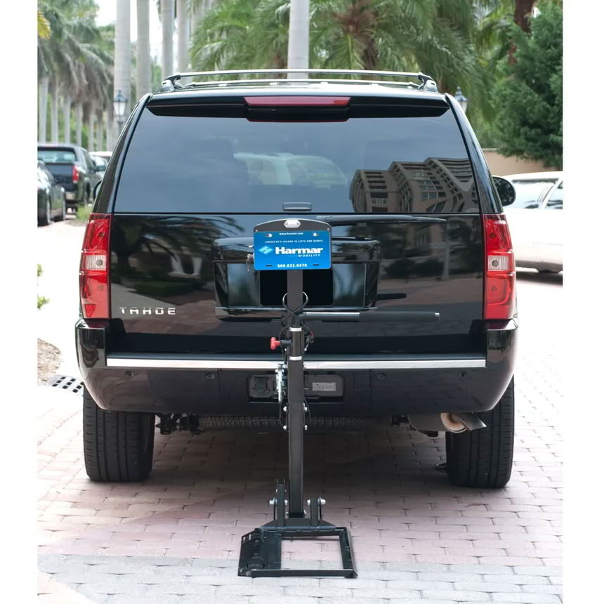 AL580XL Extra Large Next Generation Power Wheelchair Hitch-Mount Lift by Harmar in use
