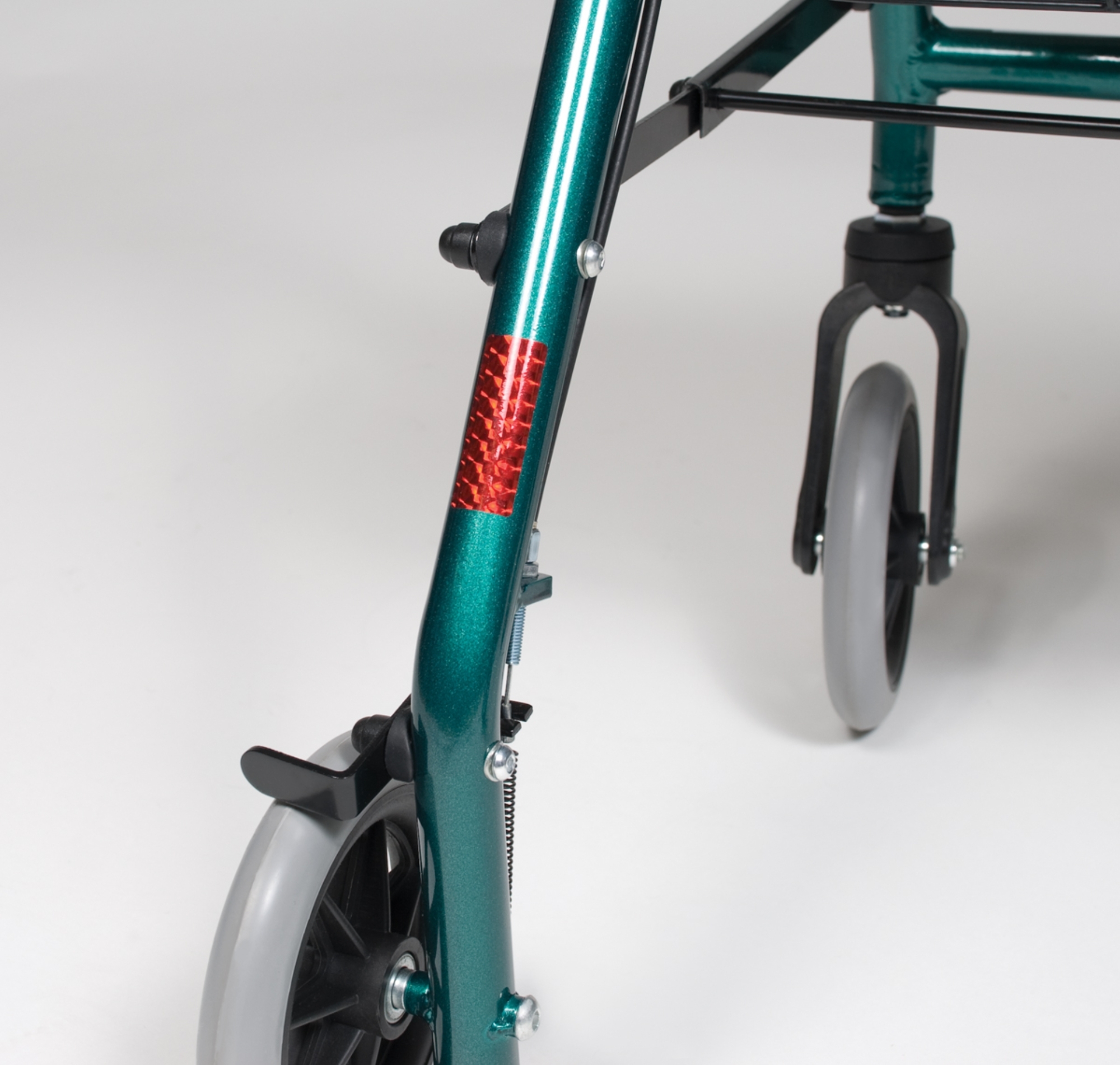 living-spinal-lumex-walkabout-lite-four-wheel-rollator-reflector.jpg
