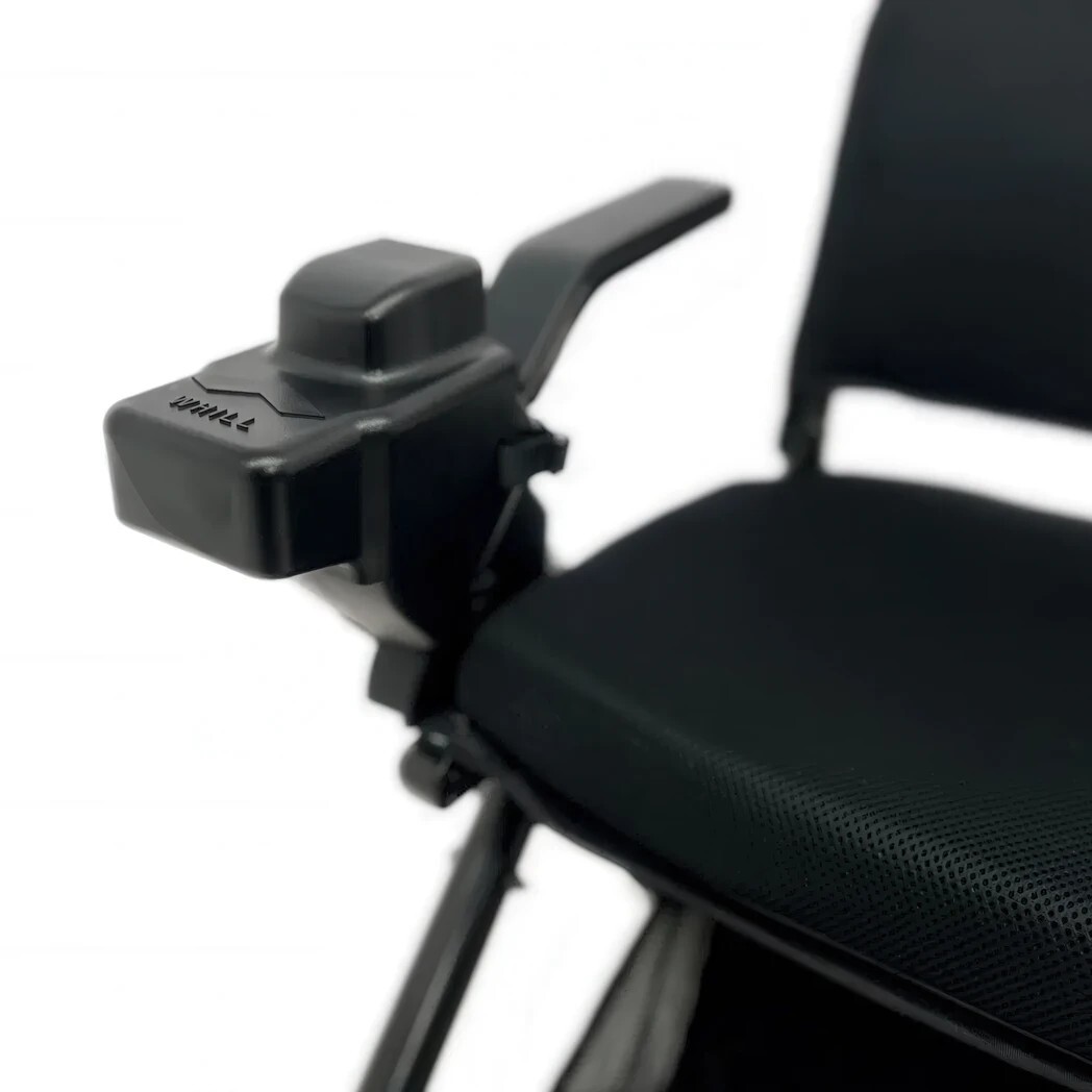 living-spinal-model-c2-f-controller-cover-1.jpeg