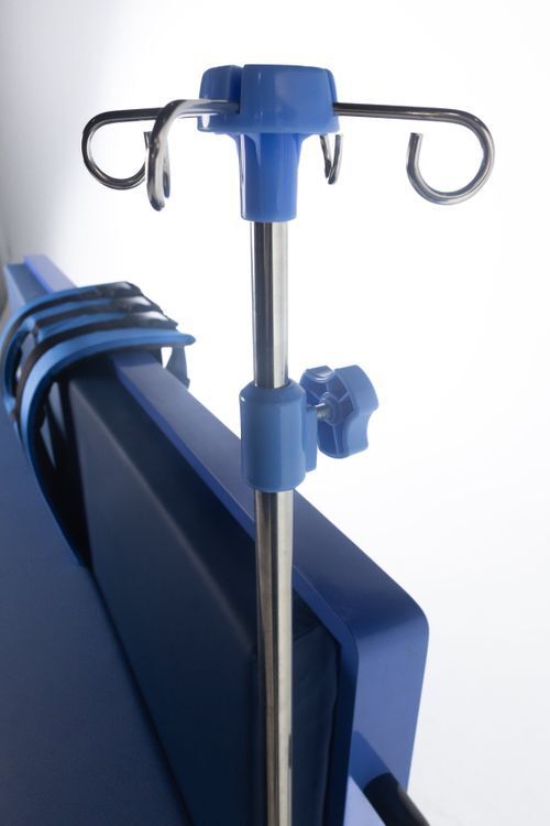 living-spinal-sidelyer-optional-iv-pole-for-managing-intravenous-medications-and-fluids.jpeg