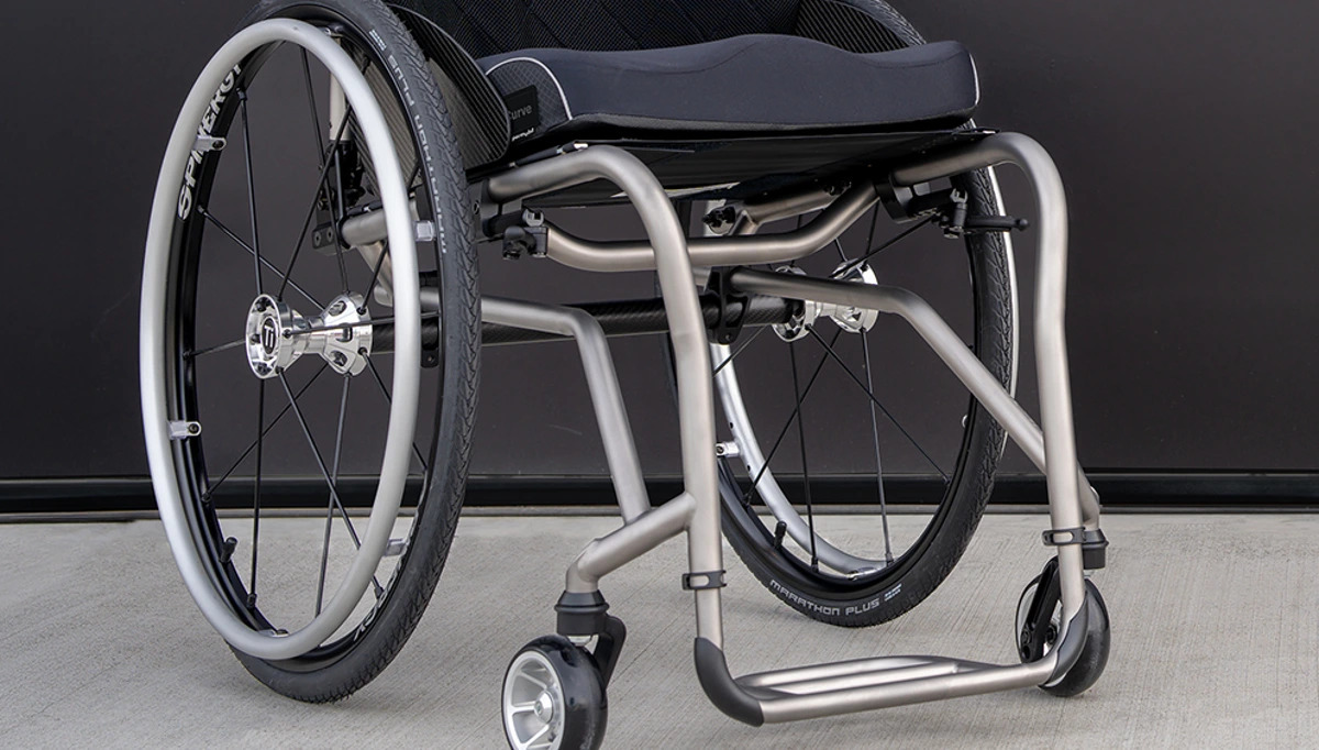 living-spinal-tr-titanium-2026.jpg