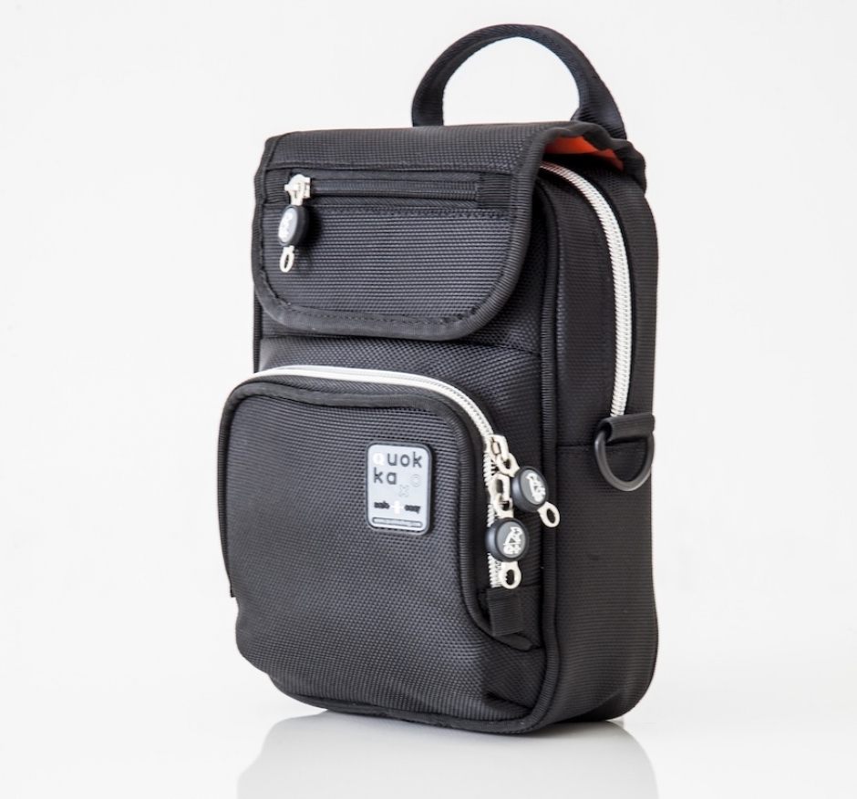 living-spinal-vertical-black-bag.jpg