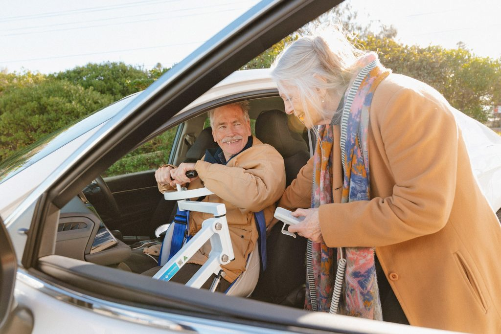 living-spinalpara-mobility-ibis-wheelchair-to-car-access-01-1024x683.png