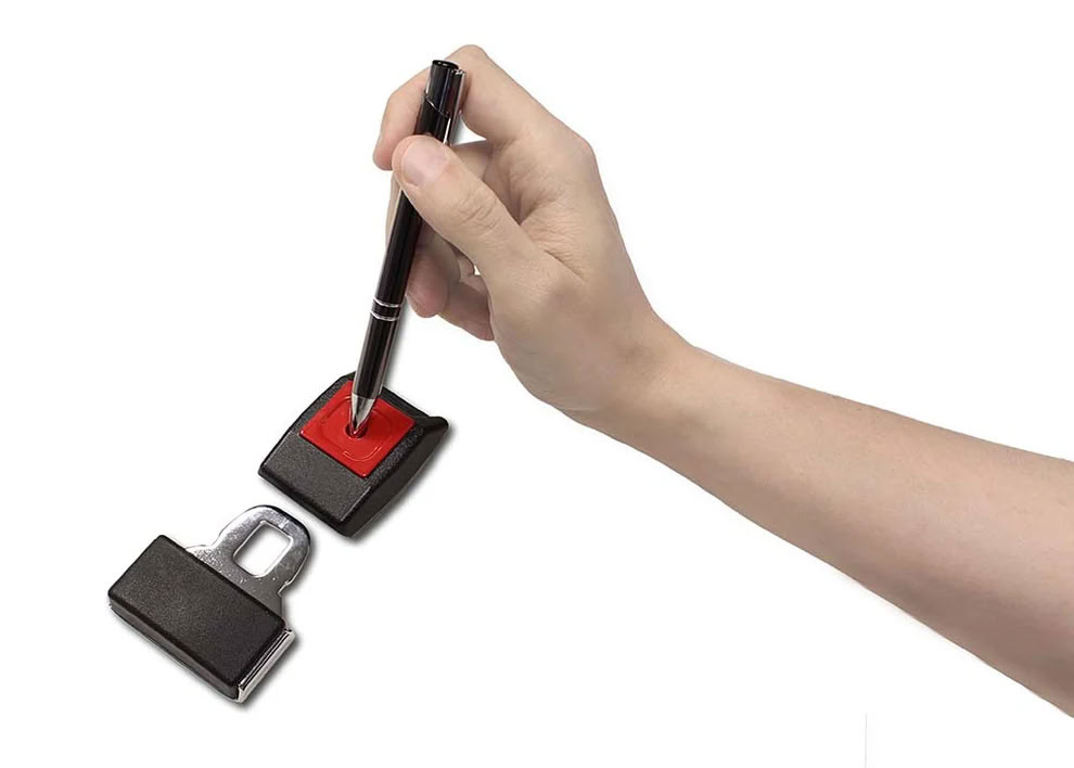 Pen Lock Buckle in use