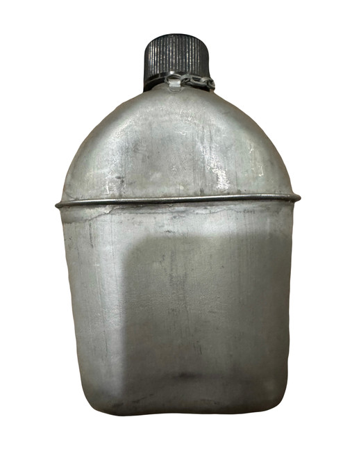 Vintage Military Surplus WWII Canteen (U.S. SMCO 1944) Vintage Military Surplus WWII Canteen (U.S. SMCO 1944)