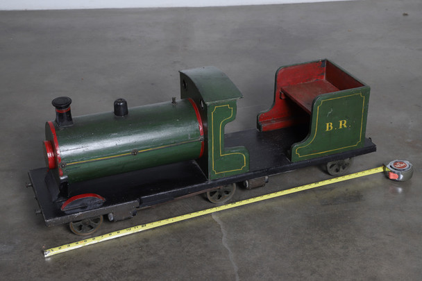 Scale Model Locomotive Train Engine 1940s 48"Lx10"W x17"H view looking down from side