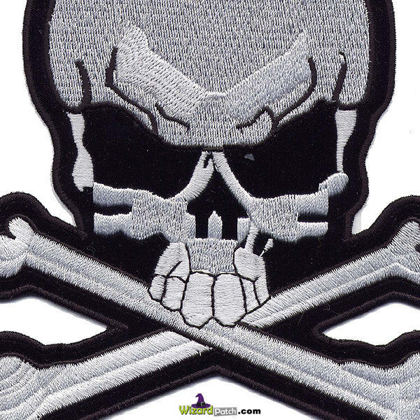 SKULL & BONES LARGE 8