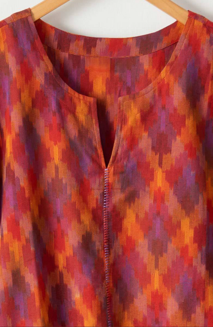 Farah Ikat Short-Sleeve Notch-Neck Top - Fire red/Multi