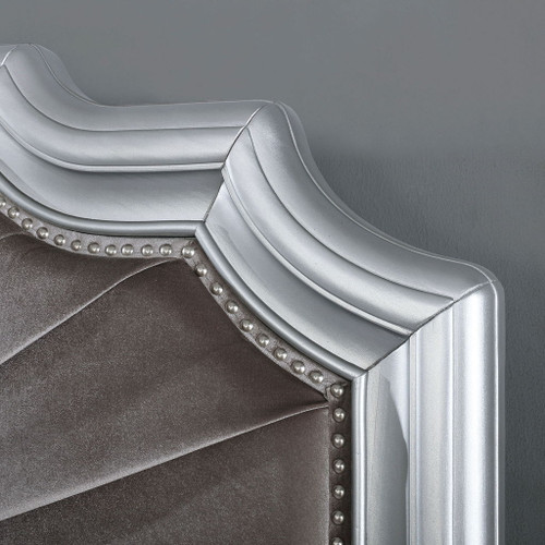 Aalok - Queen Bed - Silver / Warm Gray
