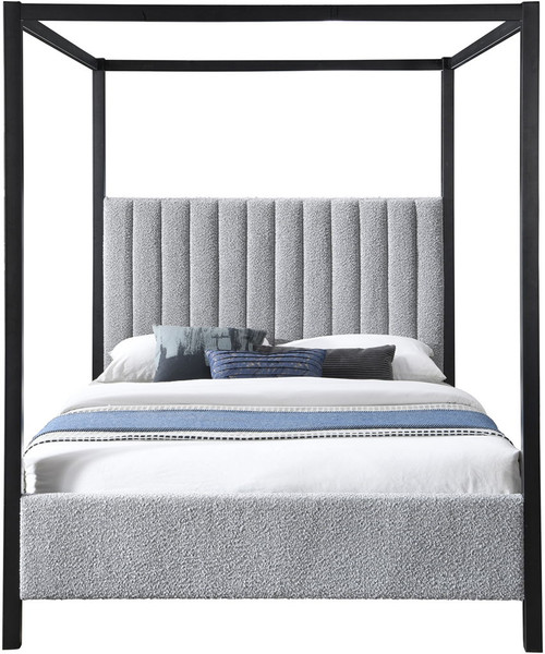 Kelly - Bed
