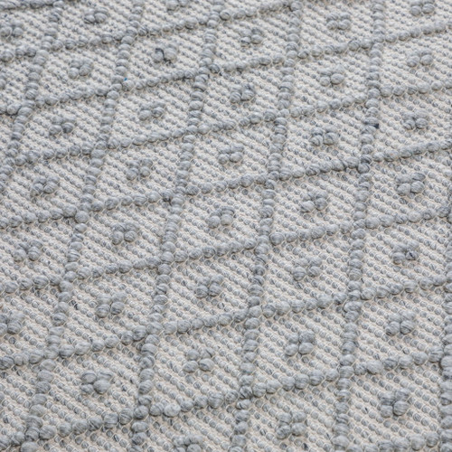 Millow - 8' X 10' Area Rug - Silver