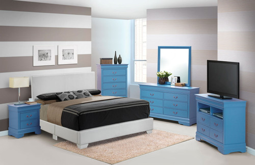 Queen Elegant Platform Bed For Relaxed Spaces - White