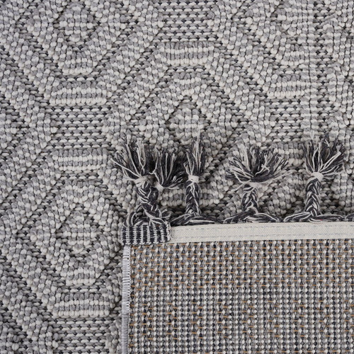 Guros - 4' X 6' Geometric Indoor / Outdoor Area Rug - White