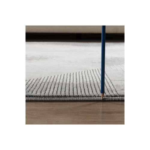 Geometrix - 5'3" X 7'3" Area Rug With Geometric, 3D Effect - Gray / Ivory