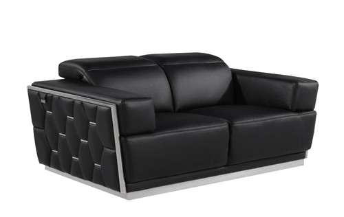 1111 - Leather Loveseat