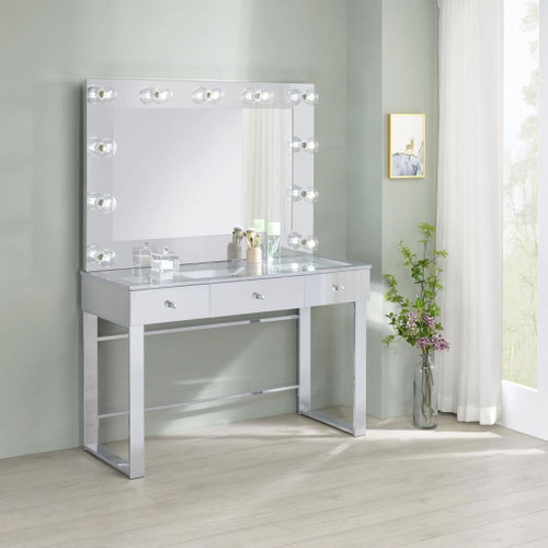 Umbridge - 3-Drawer Vanity Set With Lighting - Chrome And White