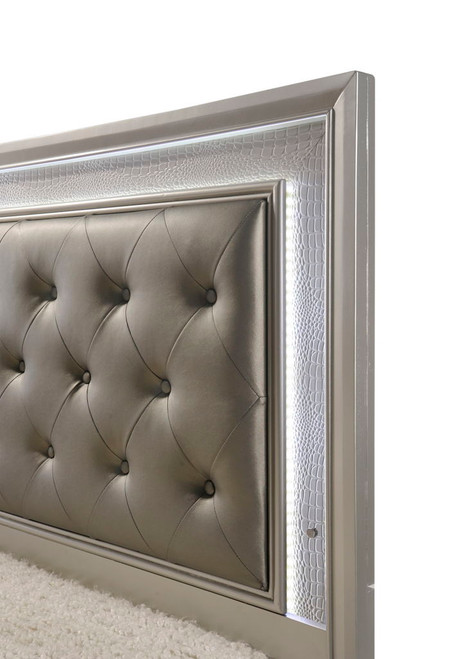 Lyssa - Queen 3 Piece Bedroom Set - Champagne