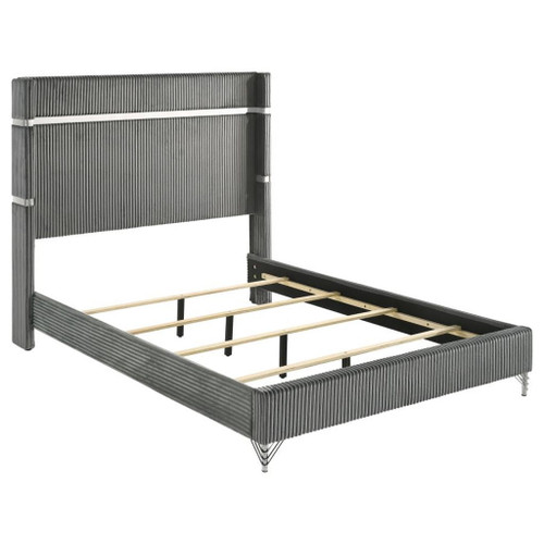 Lucia - 5 Piece Eastern King Bedroom Set - Gray And Black