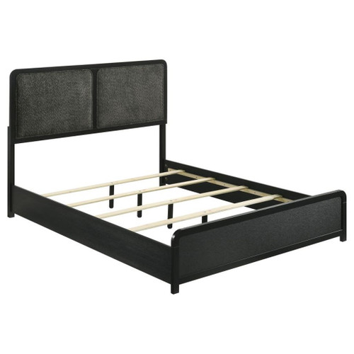 Cavelle - 5 Piece Queen Bedroom Set - Black
