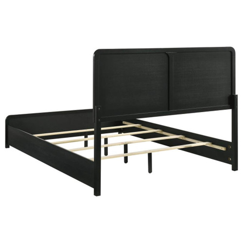 Cavelle - 5 Piece Eastern King Bedroom Set - Black