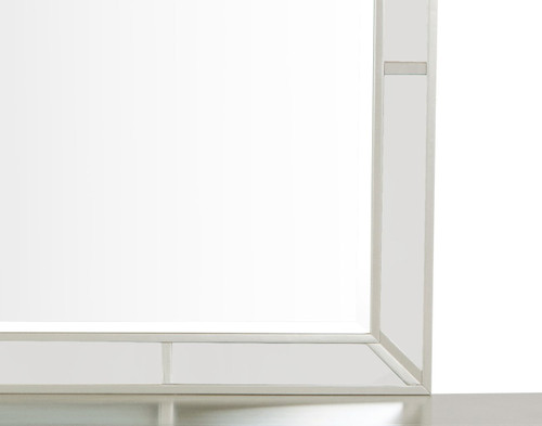 Elegant Contemporary Mirror