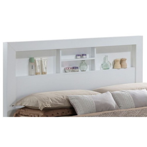 Bed With Transitional Design Stylish