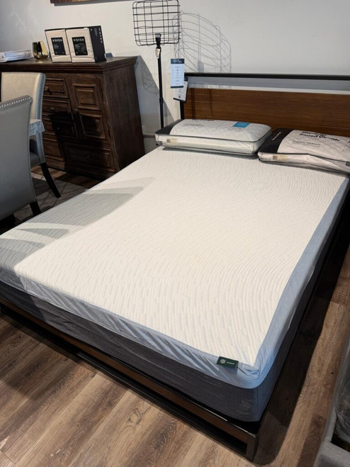 Zinus 12" Memory Foam Mattress in Queen Size ON CLEARANCE - SOLD AS IS