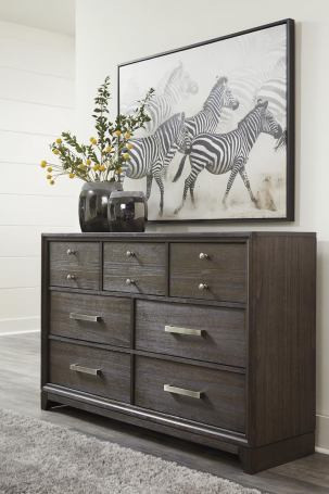 Brueban 7 Drawer Dresser in Brown