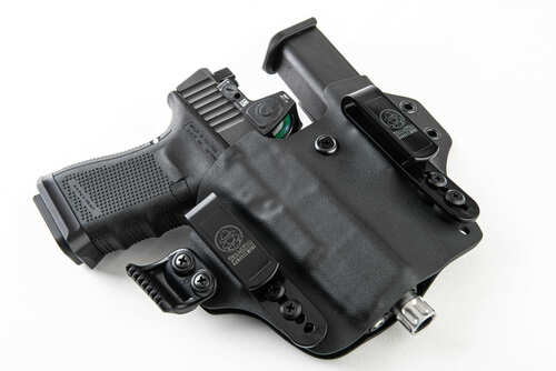 A Few Tips for Using Custom Gun Holsters