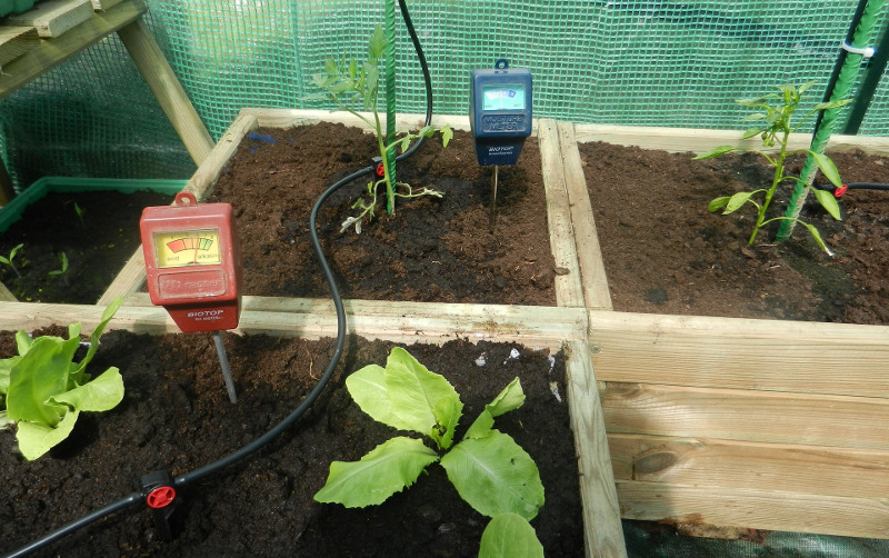 drip-irrigation-for-planter-boxes.jpg